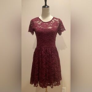 Alya Lace Burgundy Short Sleeves Dress S